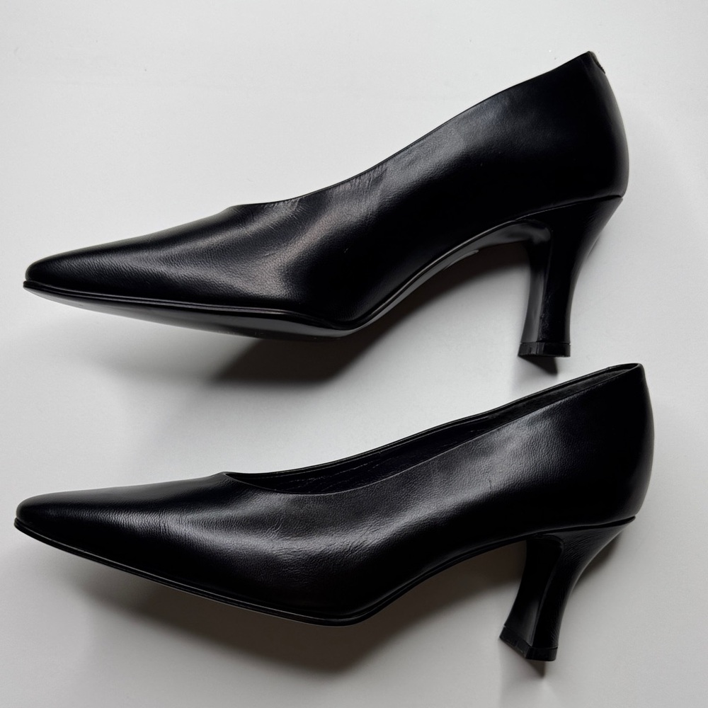 Vintage Givenchy Black Leather Heels – Size 5.5 – Made in Japan
